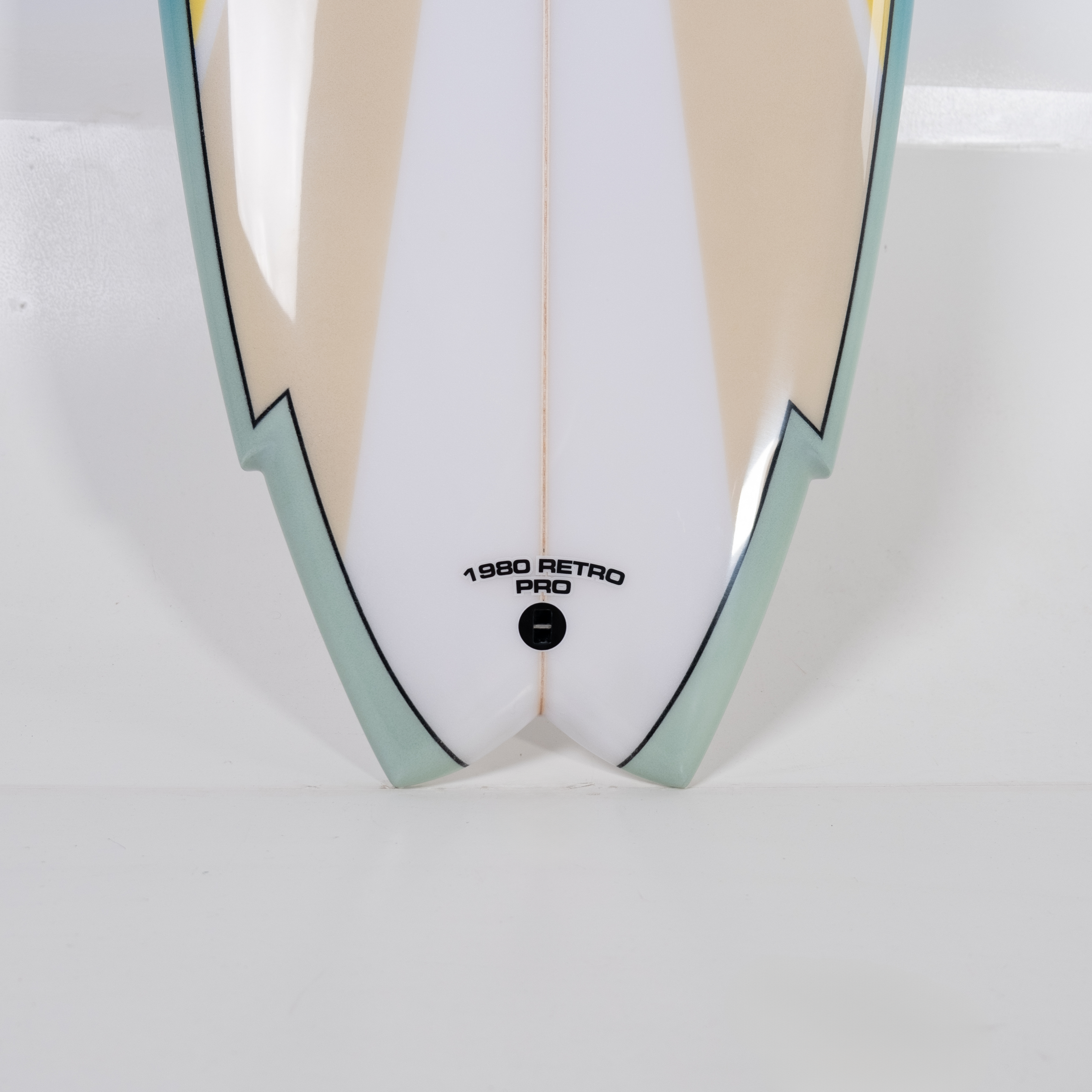 1980 Retro Pro 5'8" x 19 3/4" X 2 5/8" - 32.00L, Wing Swallow, 3x FCS 2 Fin Boxes, PU - ID:1019261