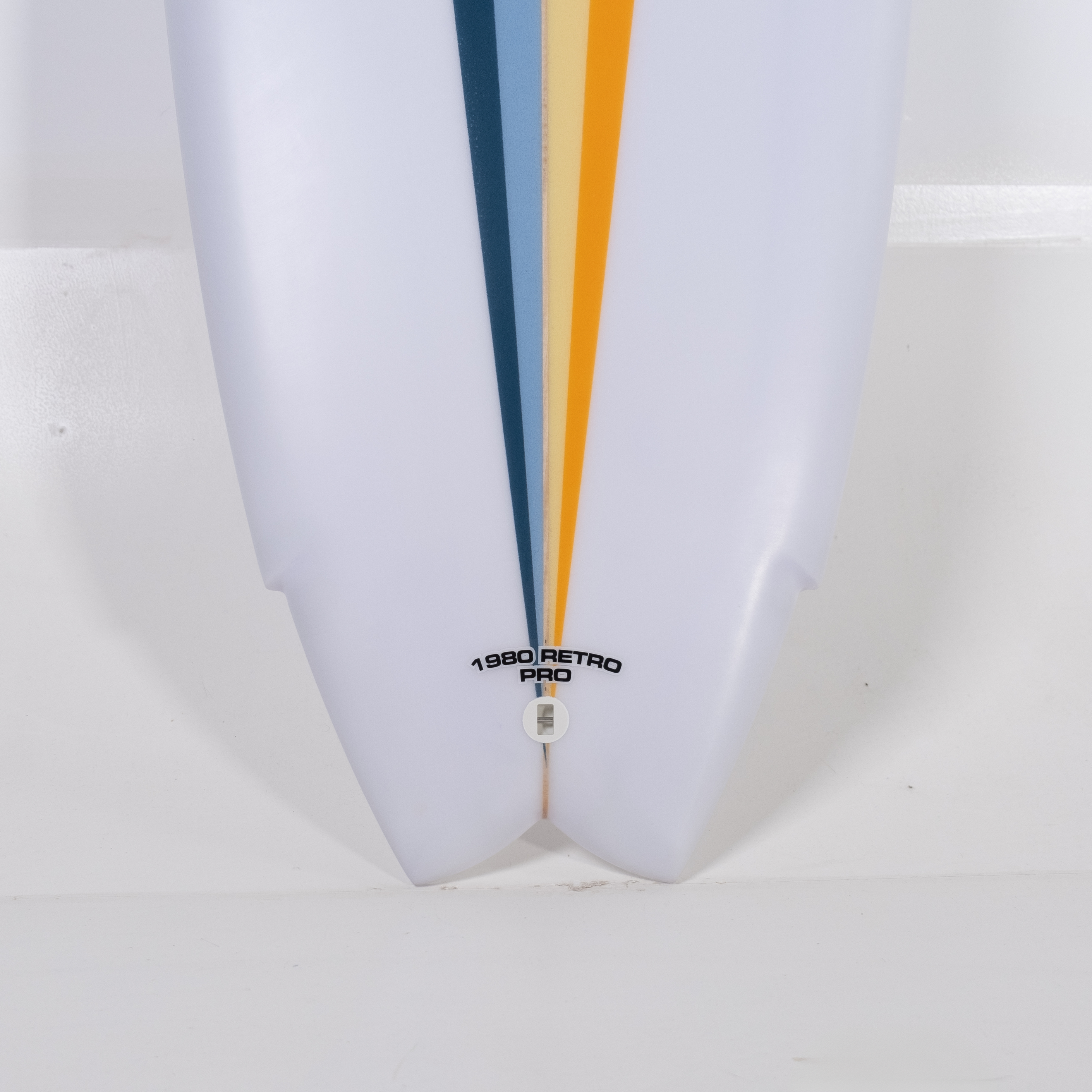 1980 Retro Pro 5'9" x 19 7/8" X 2 5/8" - 32.60L, Wing Swallow, x FCS 2 Fin Box, PU - ID:988034