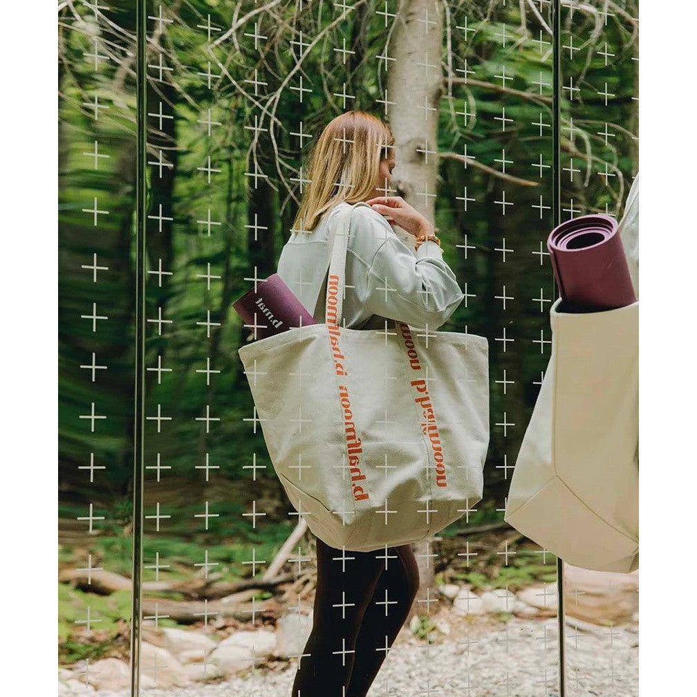 B halfmoon everything tote