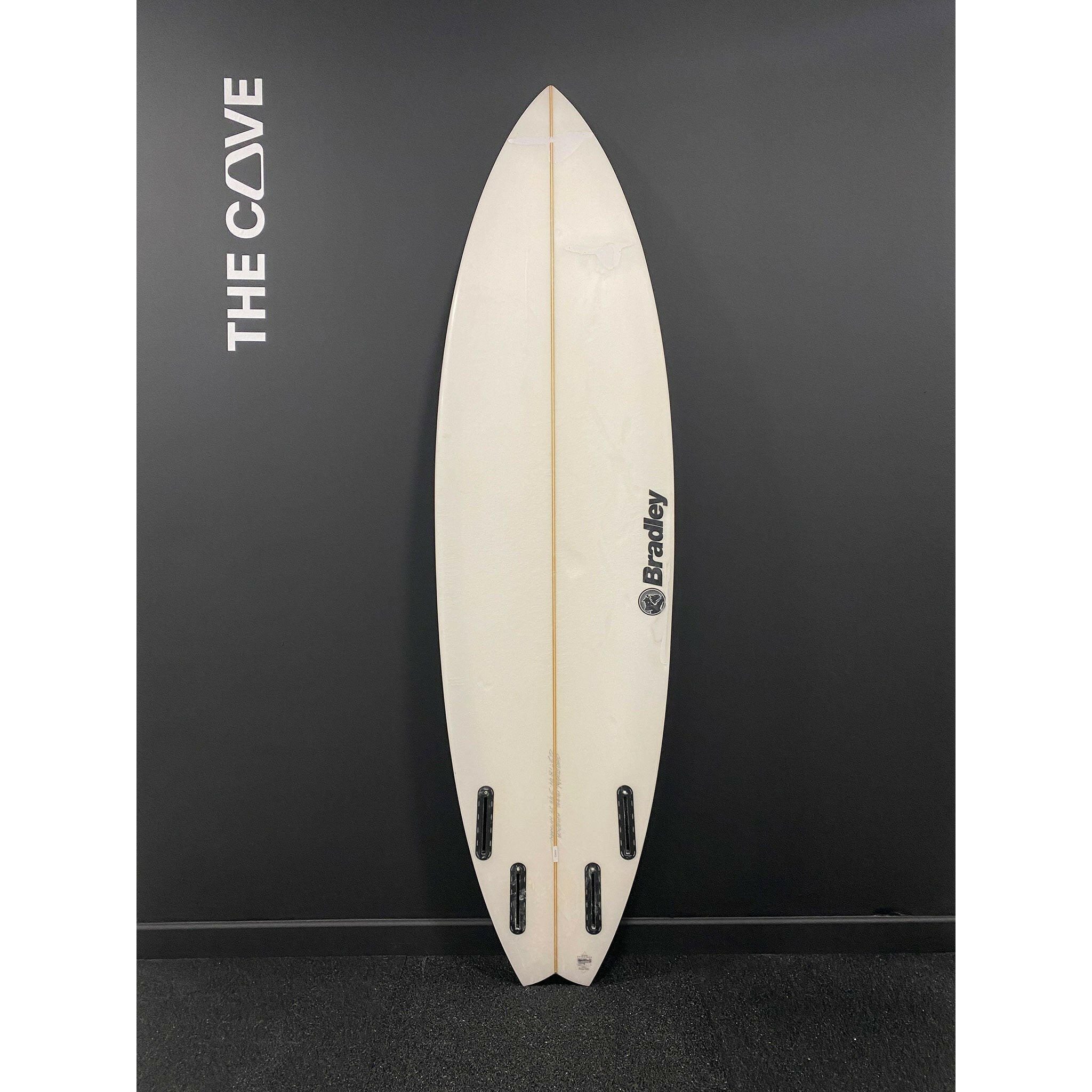 MMDKA 6'2" x 18 3/4" X  2 3/8" - 29.00L, 4x  Futures Fin Boxes, PU [Average] - ID:897351 | Bradley | sb897351