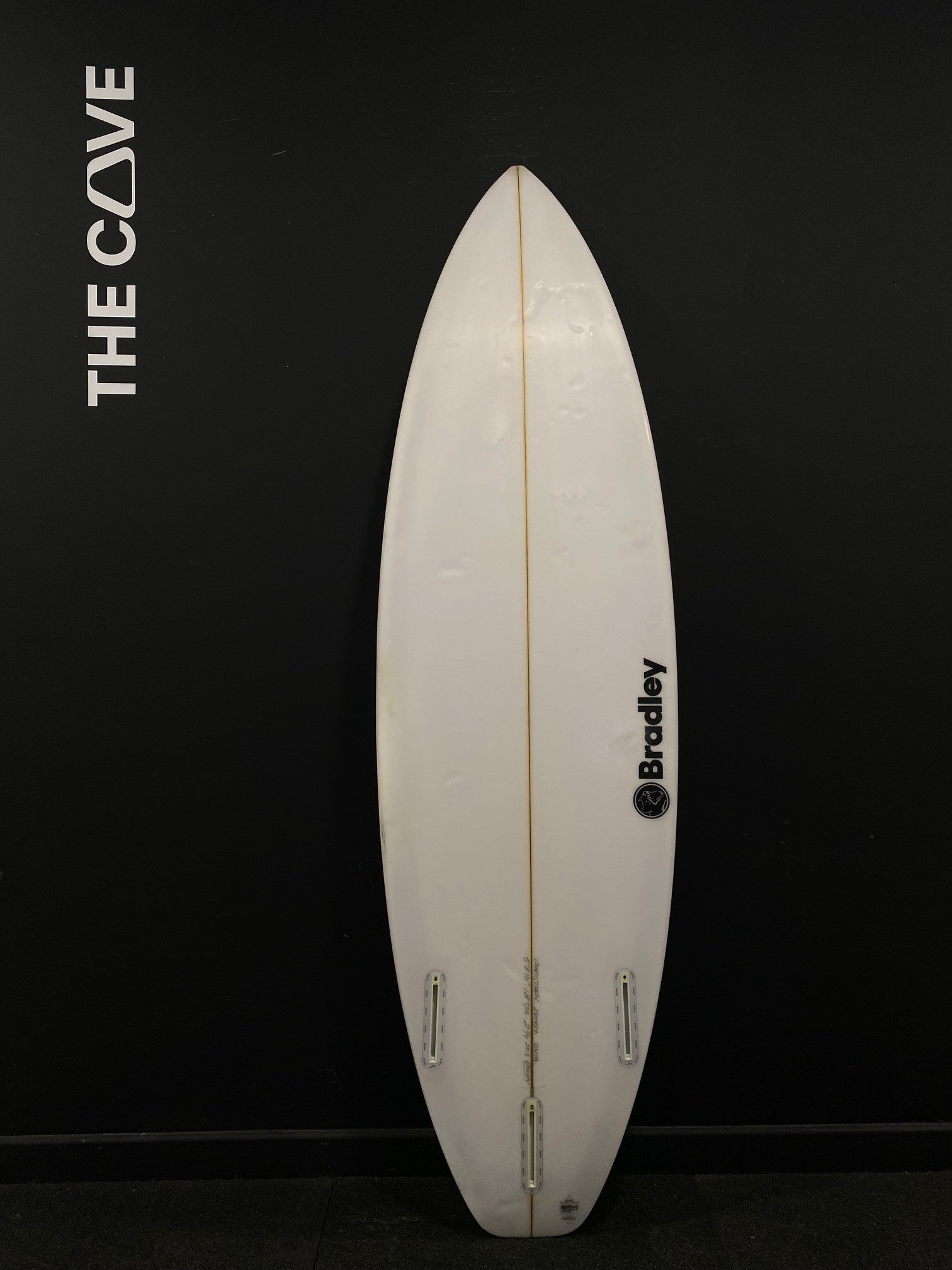 On Ya (narrow) 5'8" x 18 5/16" X  2 1/4", 3x  Futures Fin Boxes, PU [Low Average] - ID:1140752