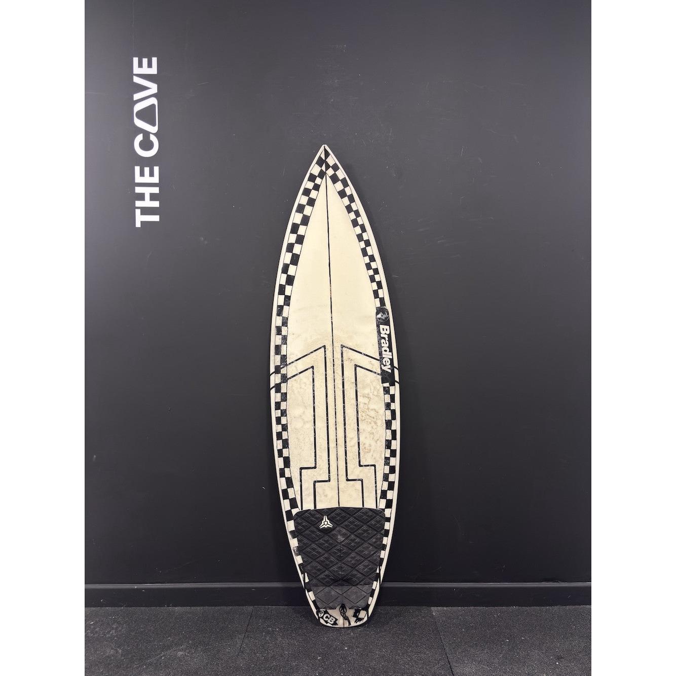 Gladiator 5'2" x 17 1/4" X  2", 3x  FCS 2 Fin Boxes, PU [Average] - ID:1079055