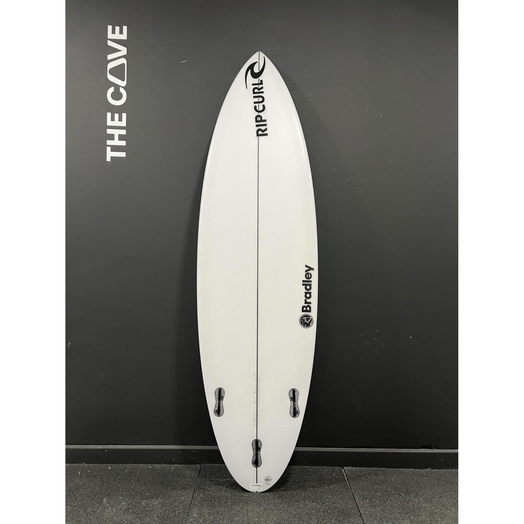 One 5'10" x 18 5/8" X  2 11/16" - 30.70L, Squash, 3x  FCS 2 Fin Boxes, PU [Semi New] - ID:1048987