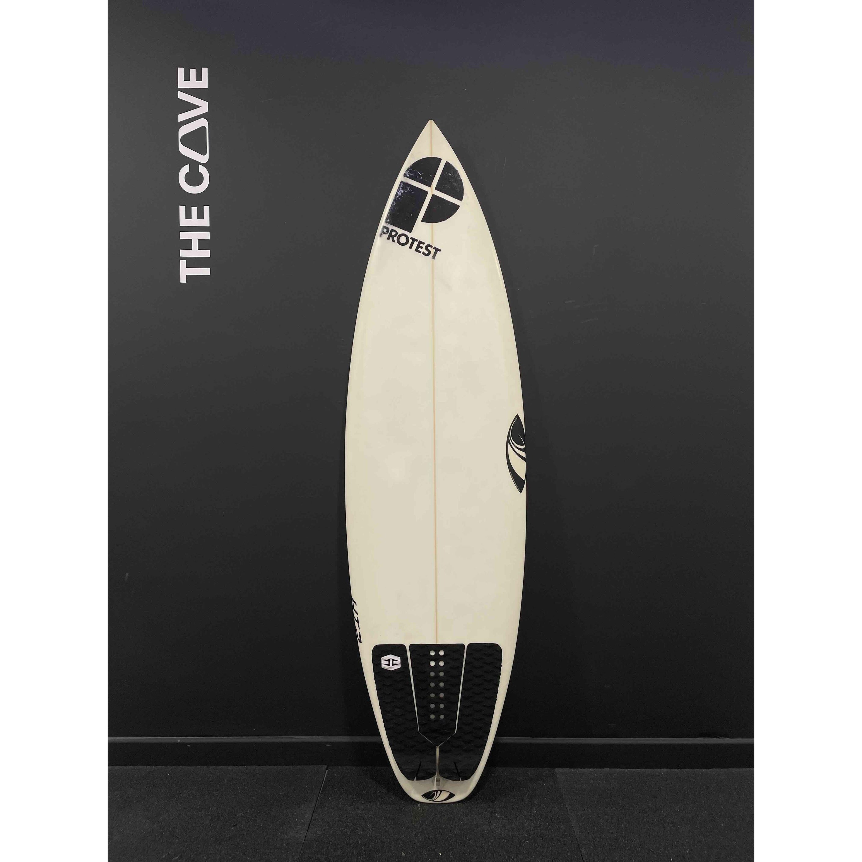 HT2 5'8" x 19" X  2 7/16" - 26.33L, 3x  FCS 2 Fin Boxes, EPS [Semi New] - ID:1011768