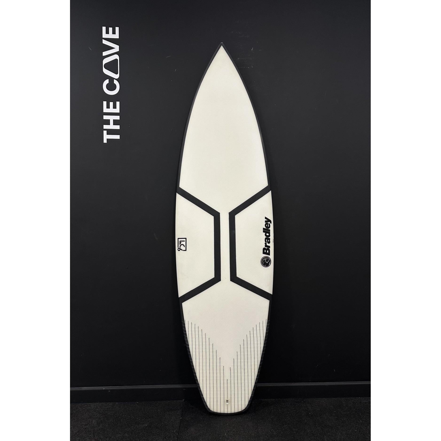Gladiator 5'10" x 19 5/8" X  2 3/8" - 28.90L, 3x  Futures Fin Boxes, LC6 [New] - ID:1165815