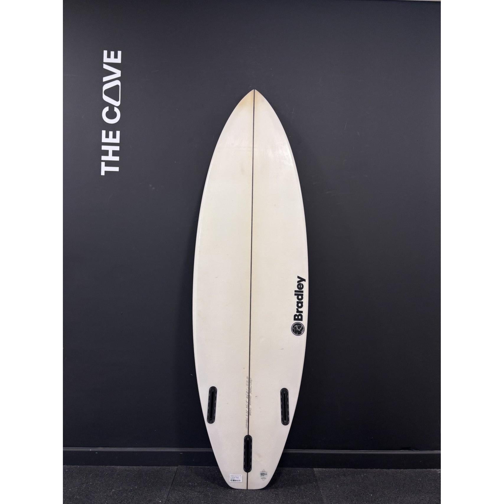 On Ya (narrow) 5'8" x 18 7/8" X  2 5/16" - 26.40L, 3x  Futures Fin Boxes, PU [Average] - ID:1061333