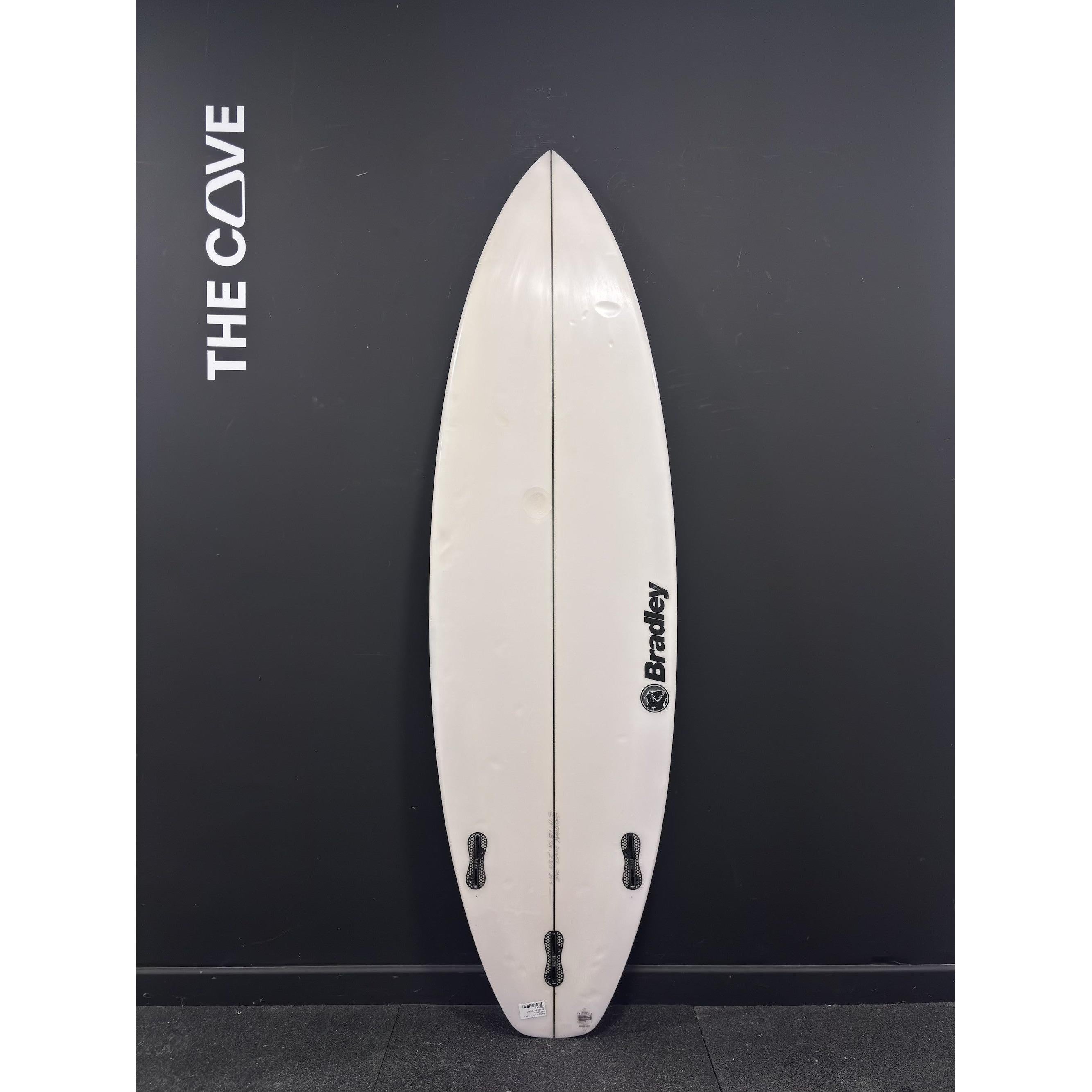 One 5'11" x 18 7/8" X  2 3/8" - 27.50L, 3x  FCS 2 Fin Boxes, PU [Average] - ID:1081595