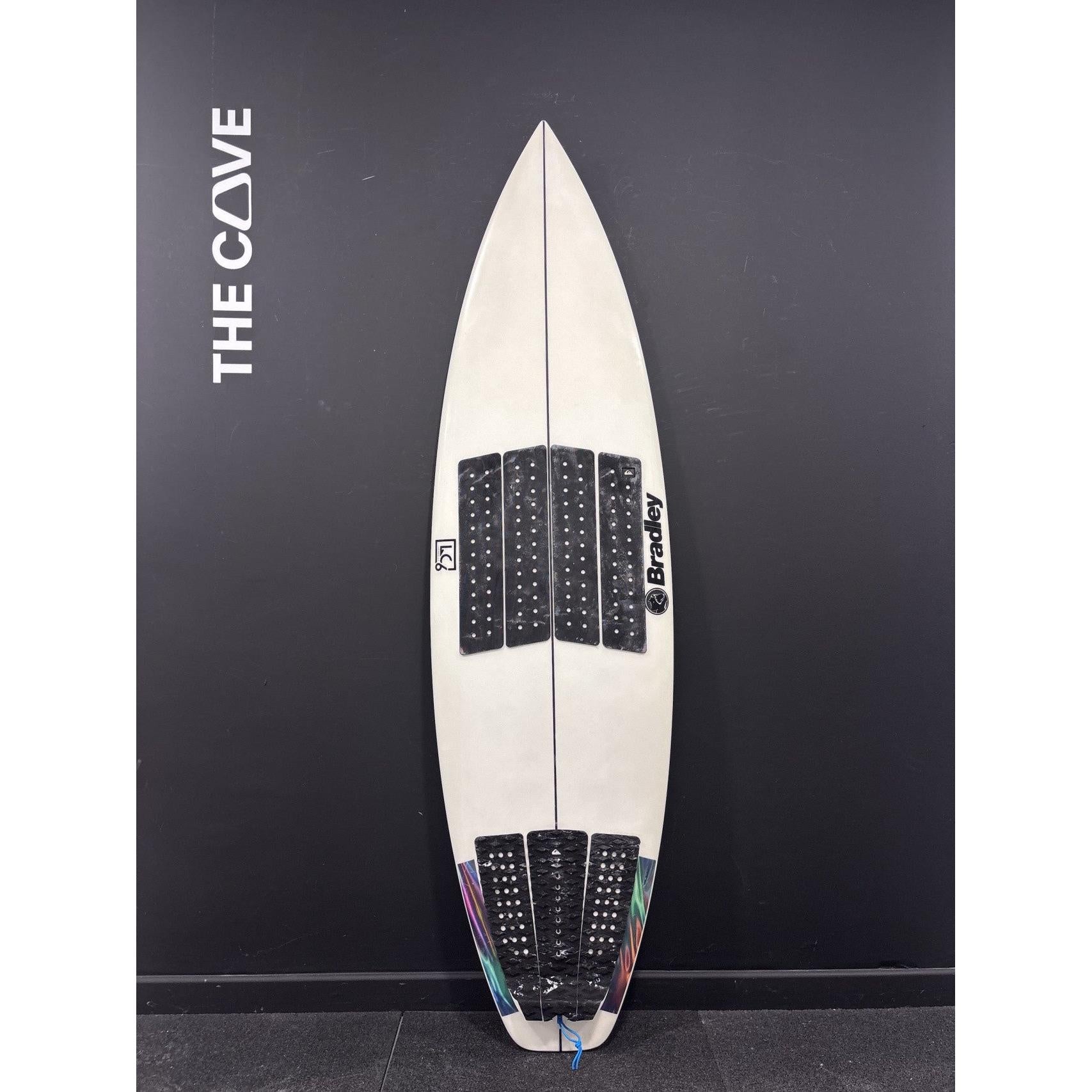 On Ya (narrow) 6'0" x 19 3/4" X  2 1/2" - 3.20L, 3x  Futures Fin Boxes, LC6 [Semi New] - ID:1079667
