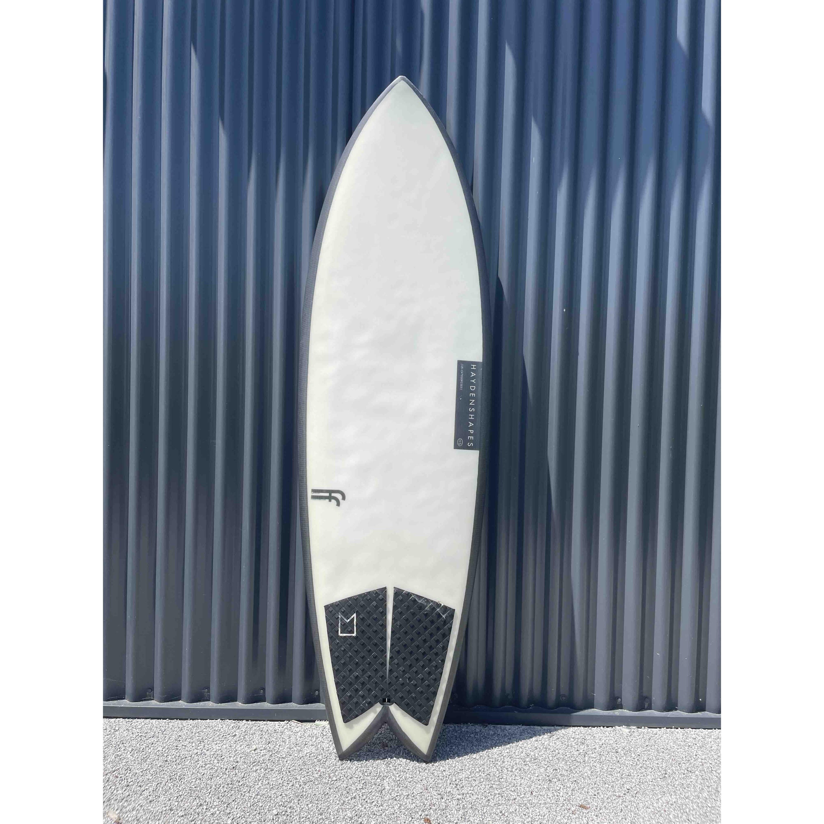 HK TWIN 5'8" x 20" X  2 1/2" - 31.23L, Swallow, 2x  Futures Fin Boxes, EPS [Semi New] - ID:1011716