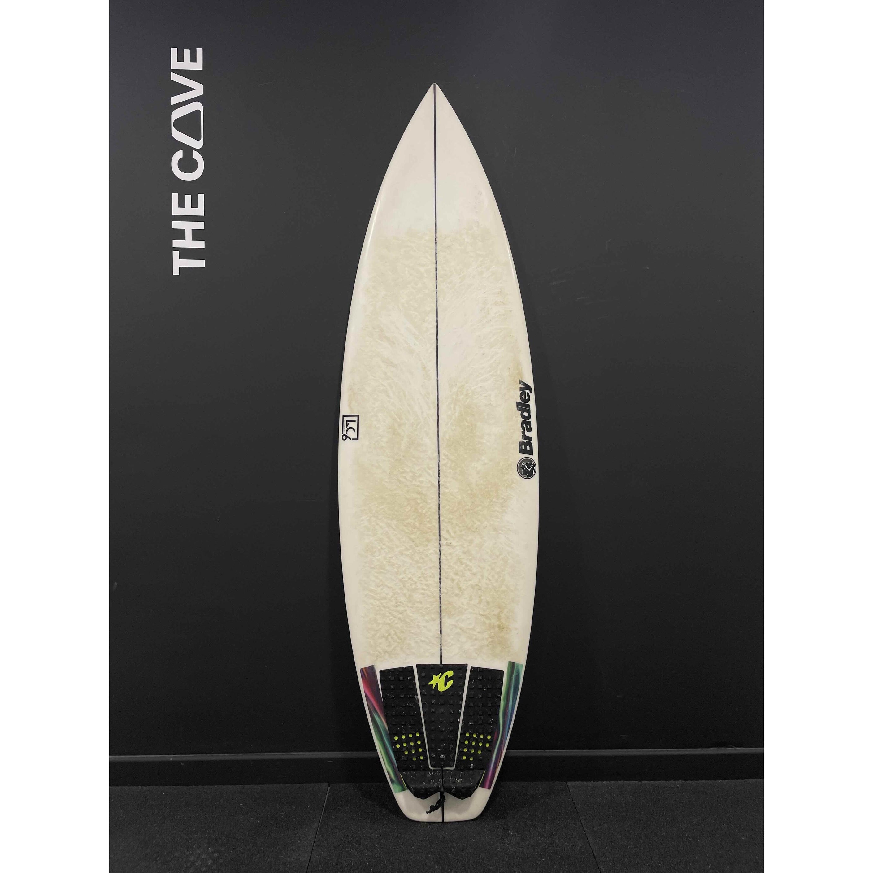 On Ya (narrow) 5'10" x 20" X  2 7/16" - 29.90L, 3x  Futures Fin Boxes, LC6 [Good] - ID:1015376