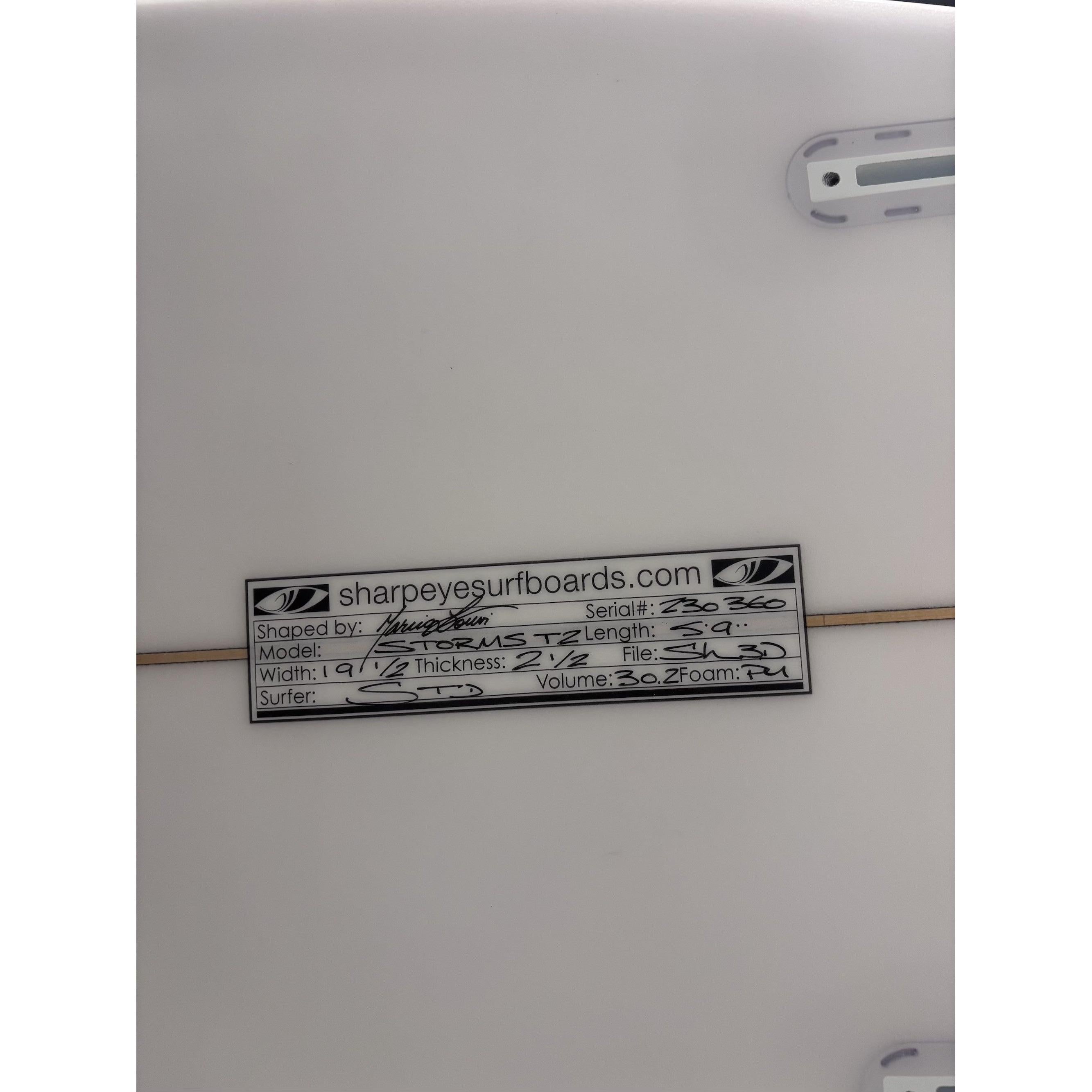 TWIN TURBO 5'9" x 19 1/2" X  2 1/2" - 30.20L, Swallow, 3x  Futures Fin Boxes, PU [Semi New] - ID:979315