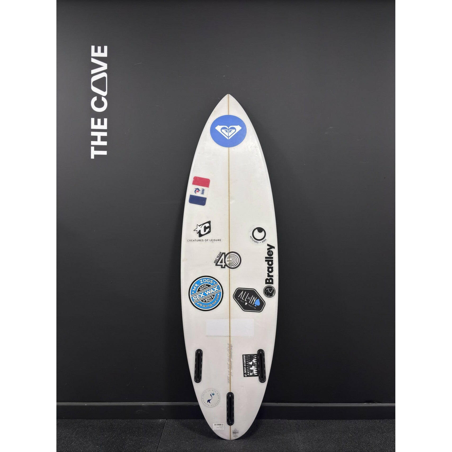 LF 5'5" x 17 3/4" X  2 1/8" - 21.90L, 3x  Futures Fin Boxes, PU [Good] - ID:900434 | Shortboard | Bradley | sb900434