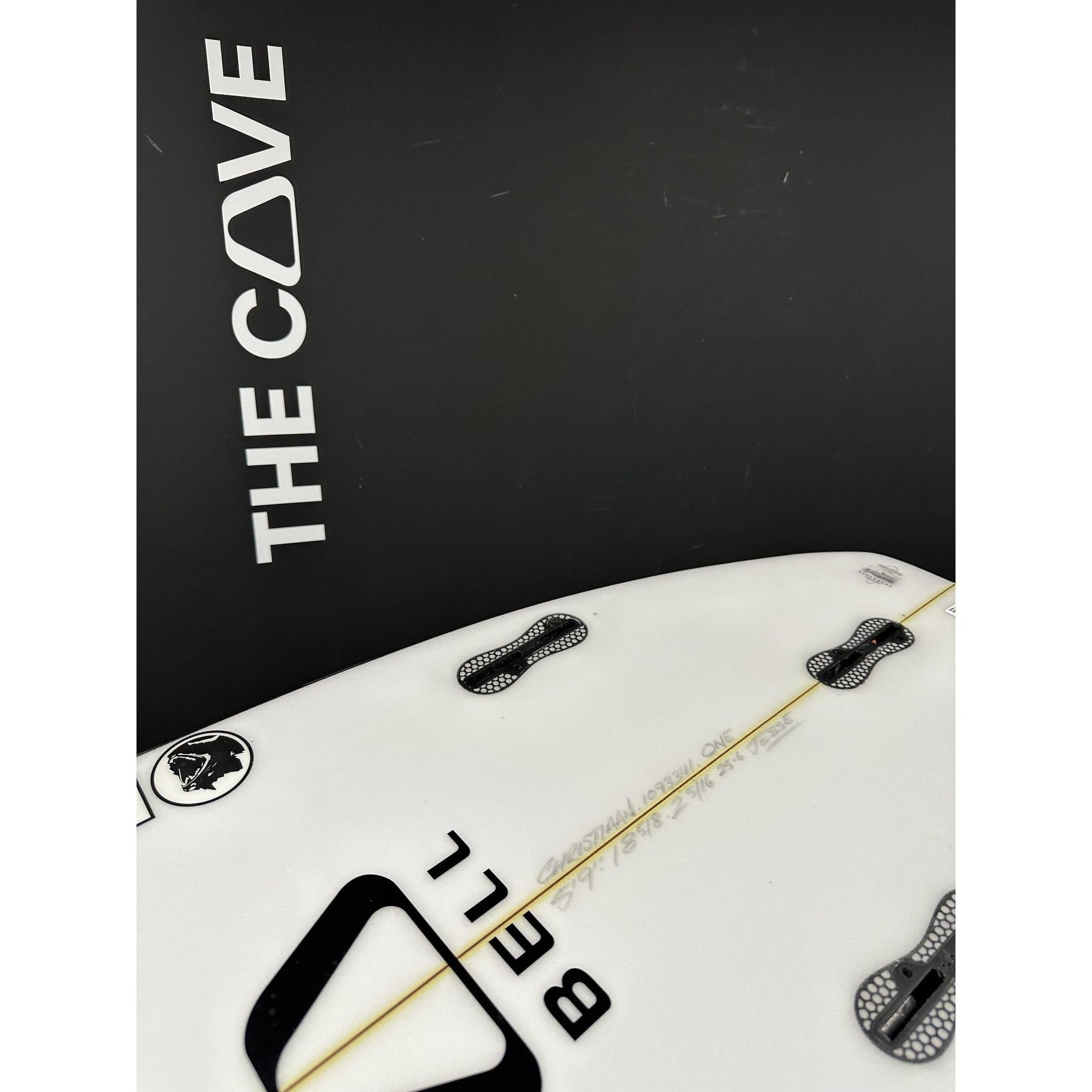 One 5'9" x 18 5/8" X  2 5/16" - 25.60L, Squash, 3x  FCS 2 Fin Boxes, PU [Semi New] - ID:1093341