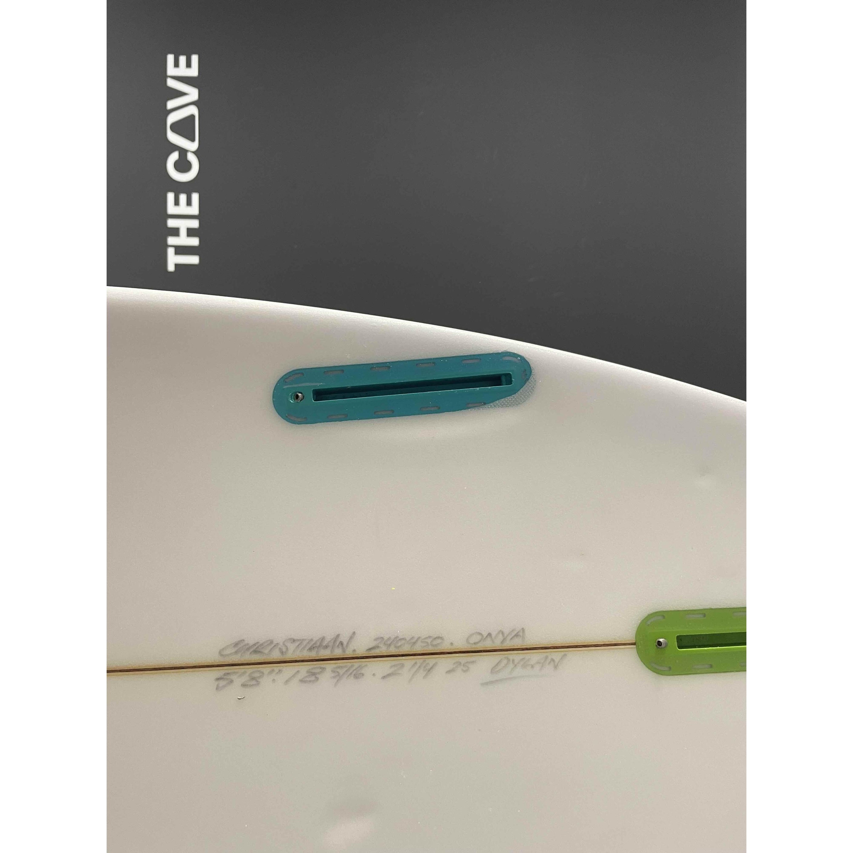 On Ya (narrow) 5'8" x 18 5/16" X  2 1/4", 3x  Futures Fin Boxes, PU [Average] - ID:1025109