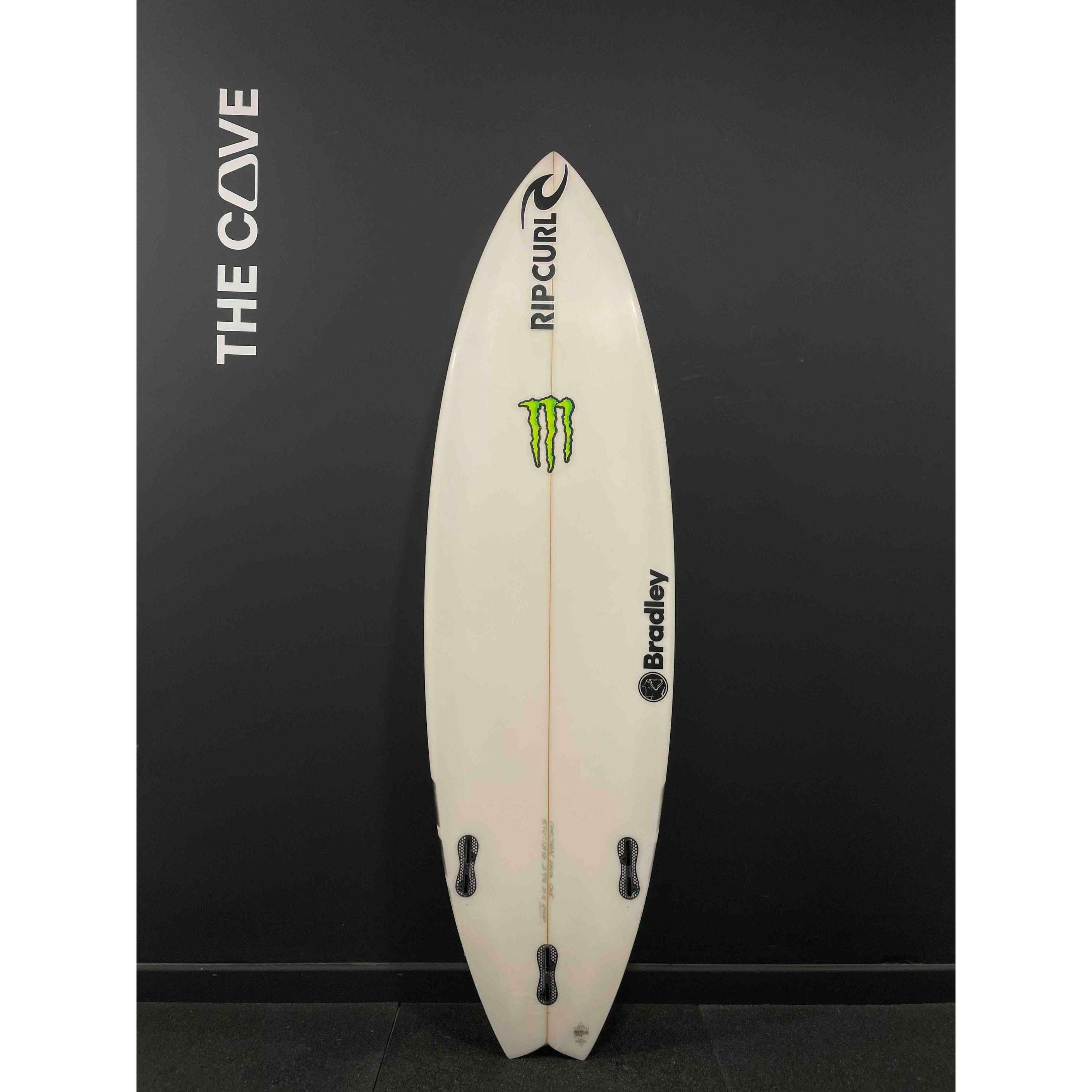 One 5'10" x 18 1/2" X  2 5/16" - 26.16L, 3x  FCS 2 Fin Boxes, PU [Good] - ID:1015081