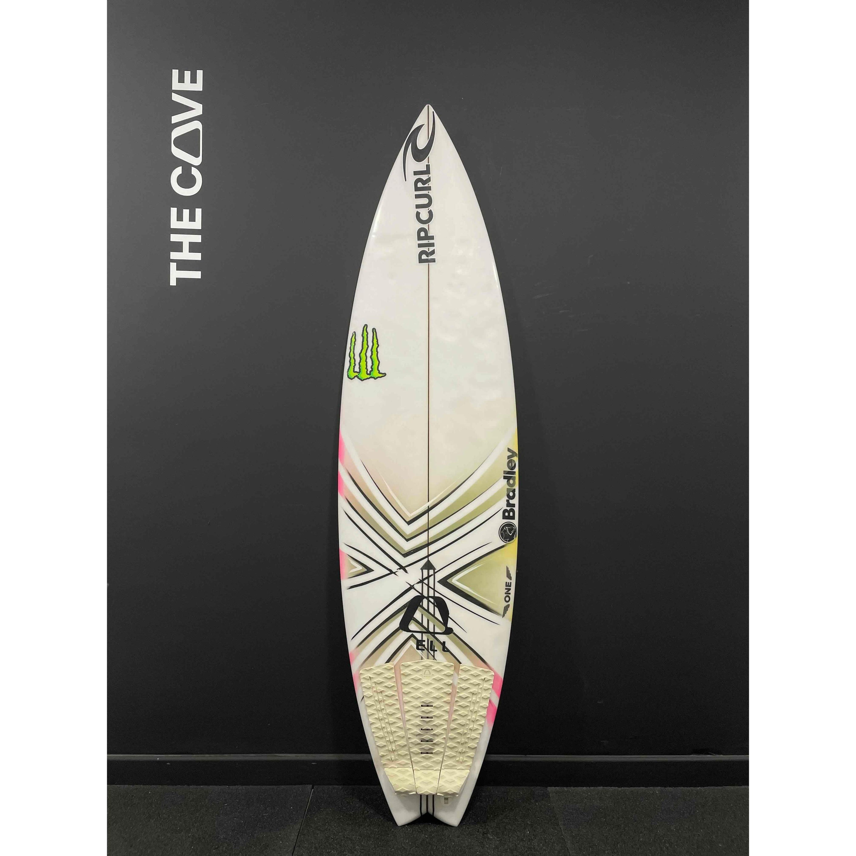 One 5'10" x 18 1/2" X  2 5/16" - 26.16L, 3x  FCS 2 Fin Boxes, PU [Good] - ID:1015080