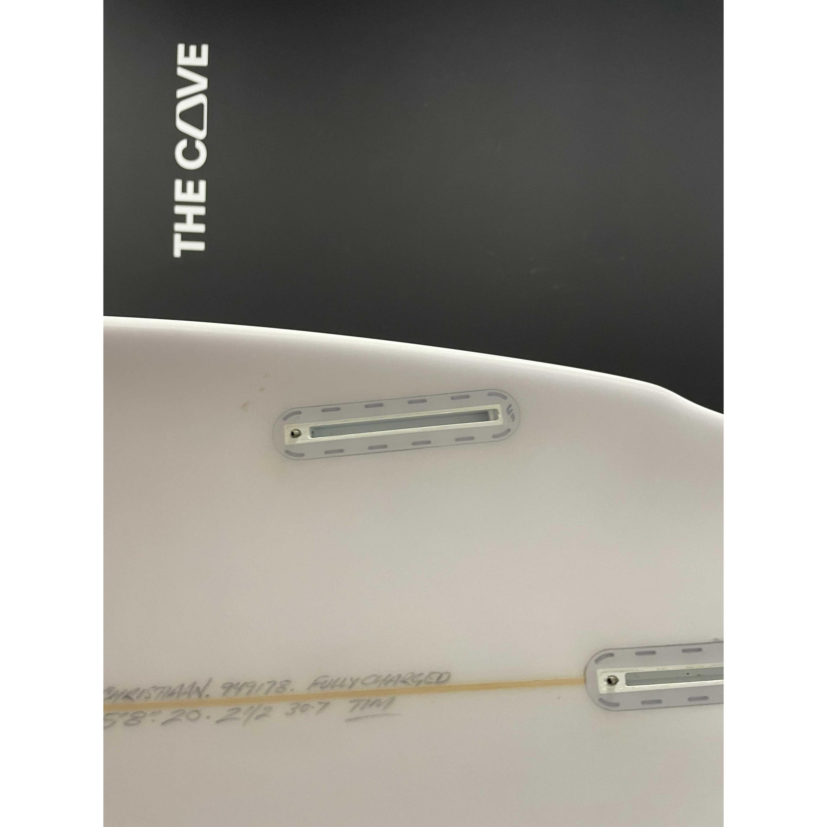 Fully Charged 5'8" x 20" X  2 1/2", Swallow, 3x  Futures Fin Boxes, PU [Semi New] - ID:949178