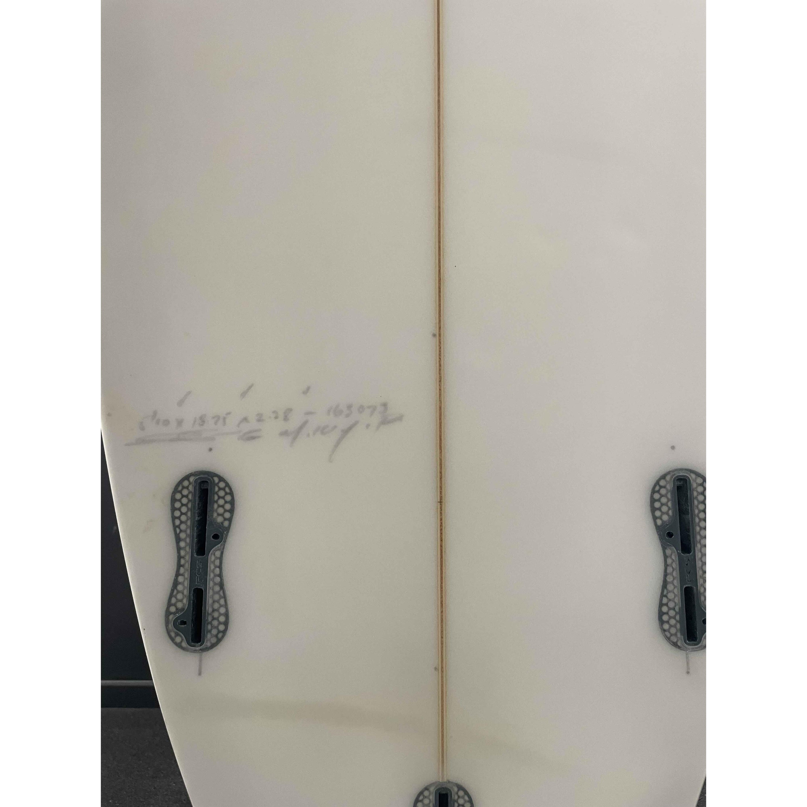5'10" x 18 3/4" X  2 3/16", 3x  FCS 2 Fin Boxes [Average] - ID:1033946