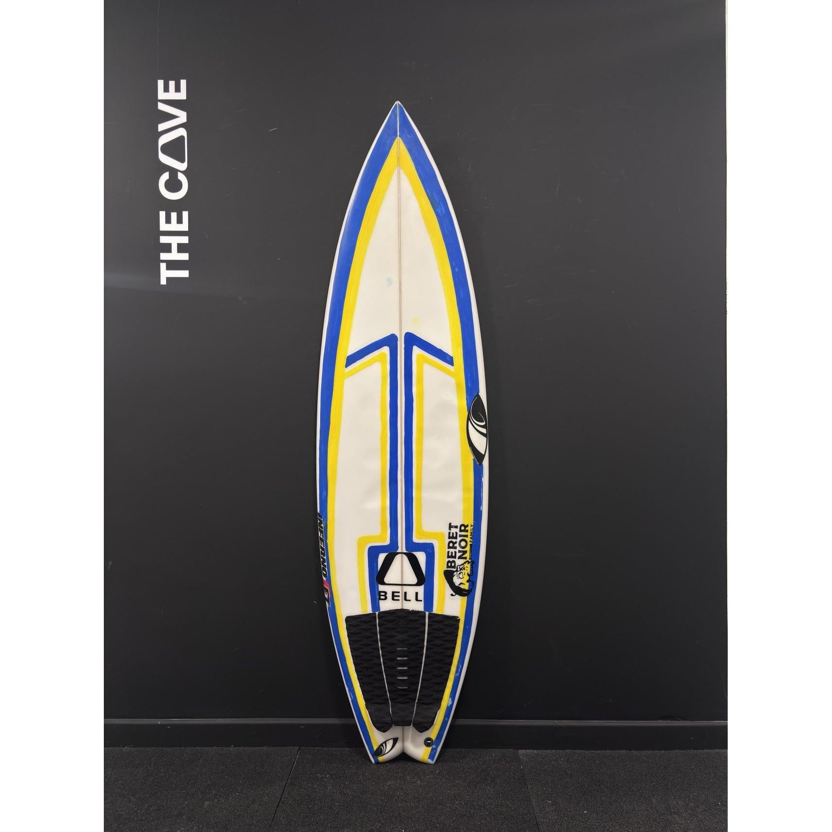 INFERNO FT 5'10" x 19" X  2 1/2" - 28.00L, 4x  FCS 2 Fin Boxes [Good] - ID:1089623