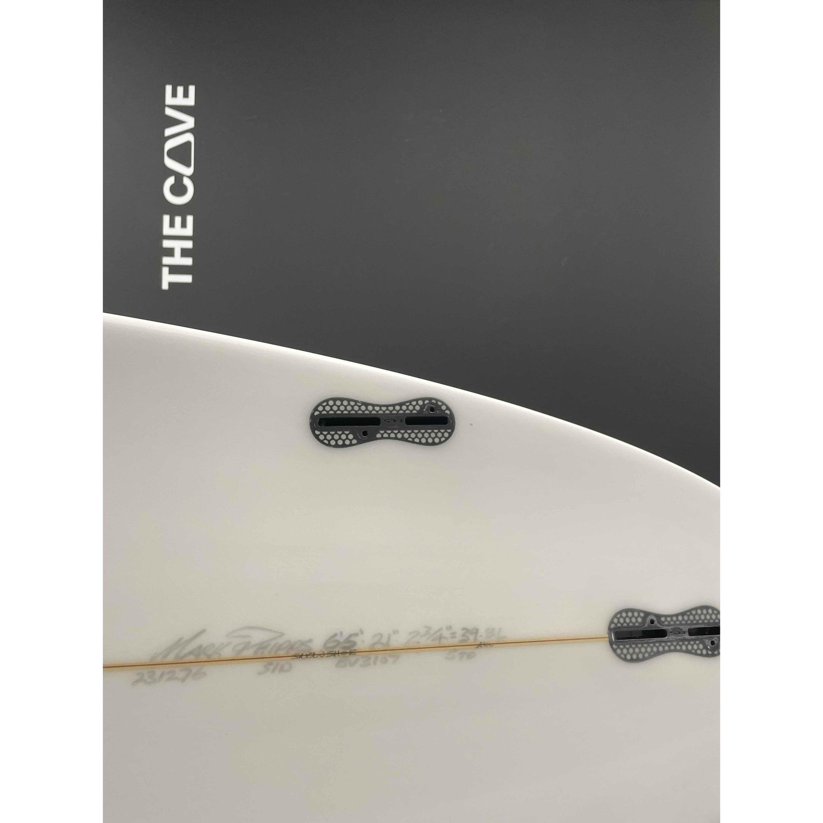 Snowshoe 6'5" x 21" X  2 3/4" - 39.80L, 3x  FCS 2 Fin Boxes, PU [New] - ID:896146