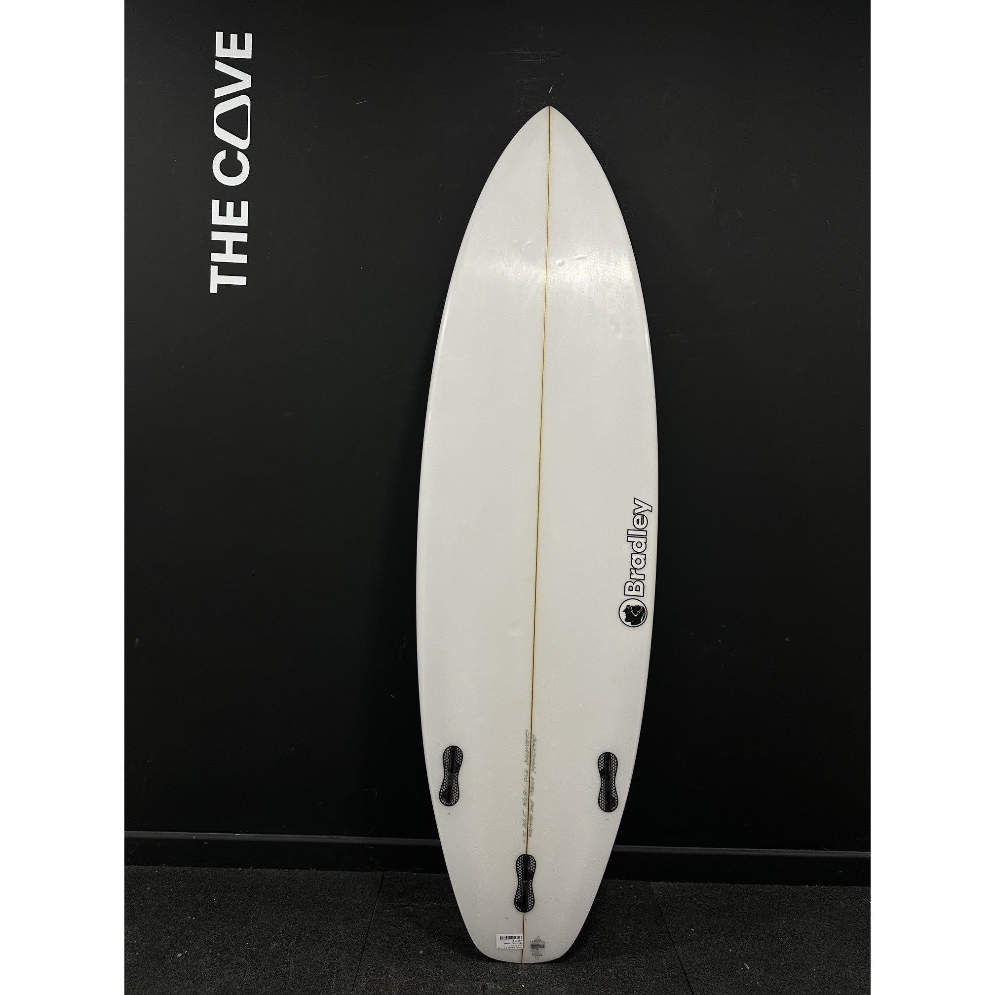 Gladiator 5'10" x 18 5/8" X  2 5/16" - 26.70L, 3x  FCS 2 Fin Boxes, PU [Good] - ID:1144487