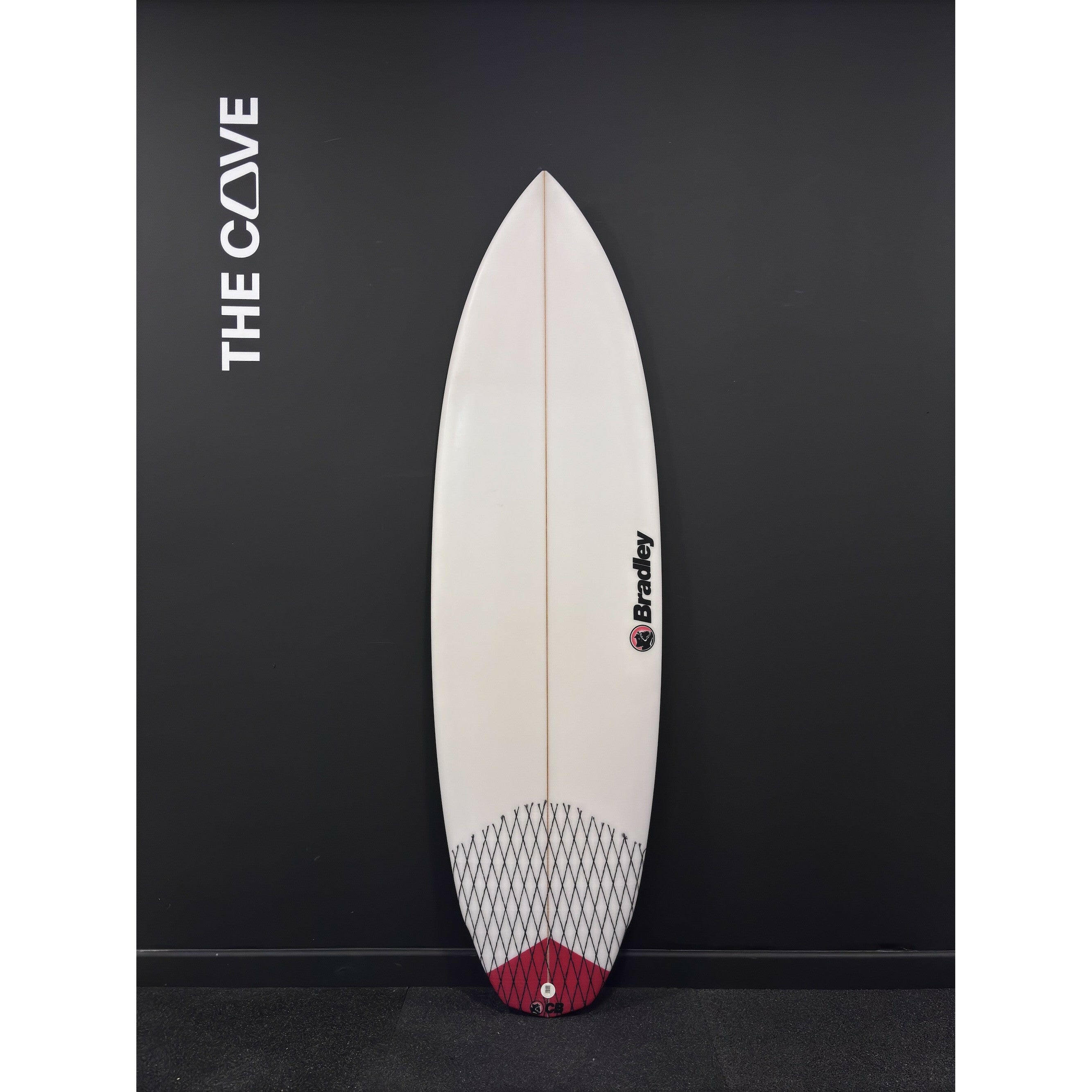 Pie 5'7" x 19 1/8" X  2 1/4" - 26.50L, 5x  Futures Fin Boxes, PU [New] - ID:896816 | Bradley | sb896816