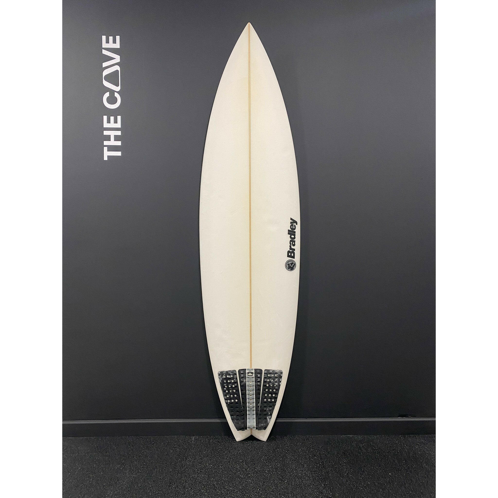 MMDKA 6'2" x 18 3/4" X  2 3/8" - 29.00L, 4x  Futures Fin Boxes, PU [Average] - ID:897351 | Bradley | sb897351