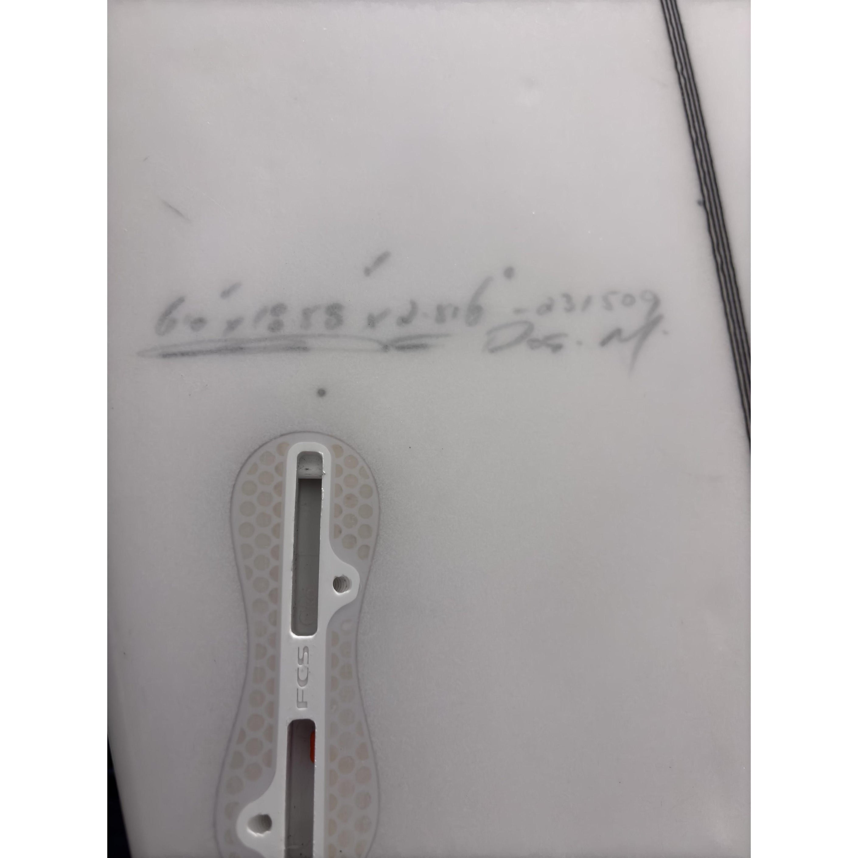 Monsta 8 6'0" x 18 15/16" X  2 5/16", 3x  FCS 2 Fin Boxes, PU [Average] - ID:944969