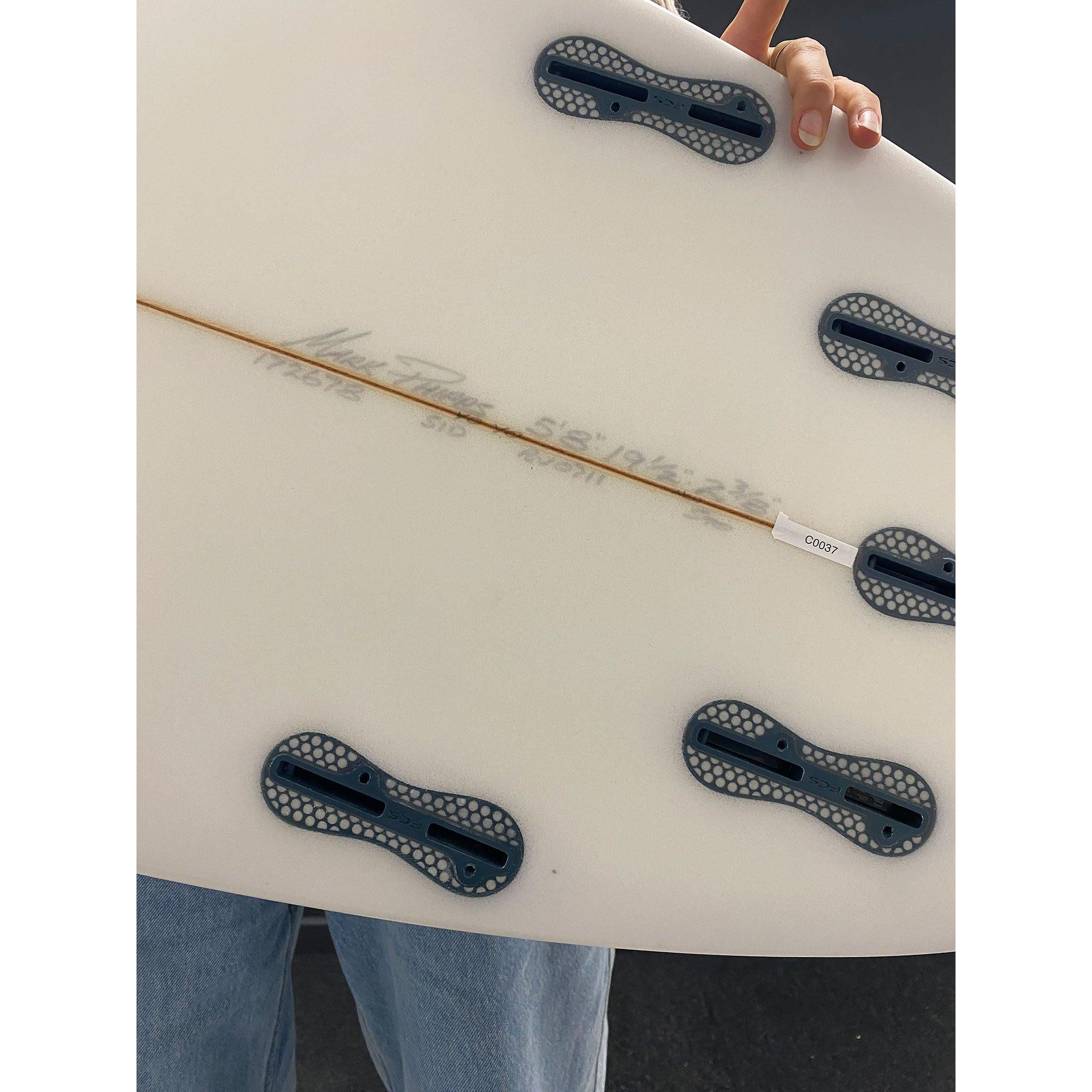 Yo 5'8" x 19 1/2" X  2 3/8" - 29.25L, 5x  FCS 2 Fin Boxes, PU [Semi New] - ID:896758
