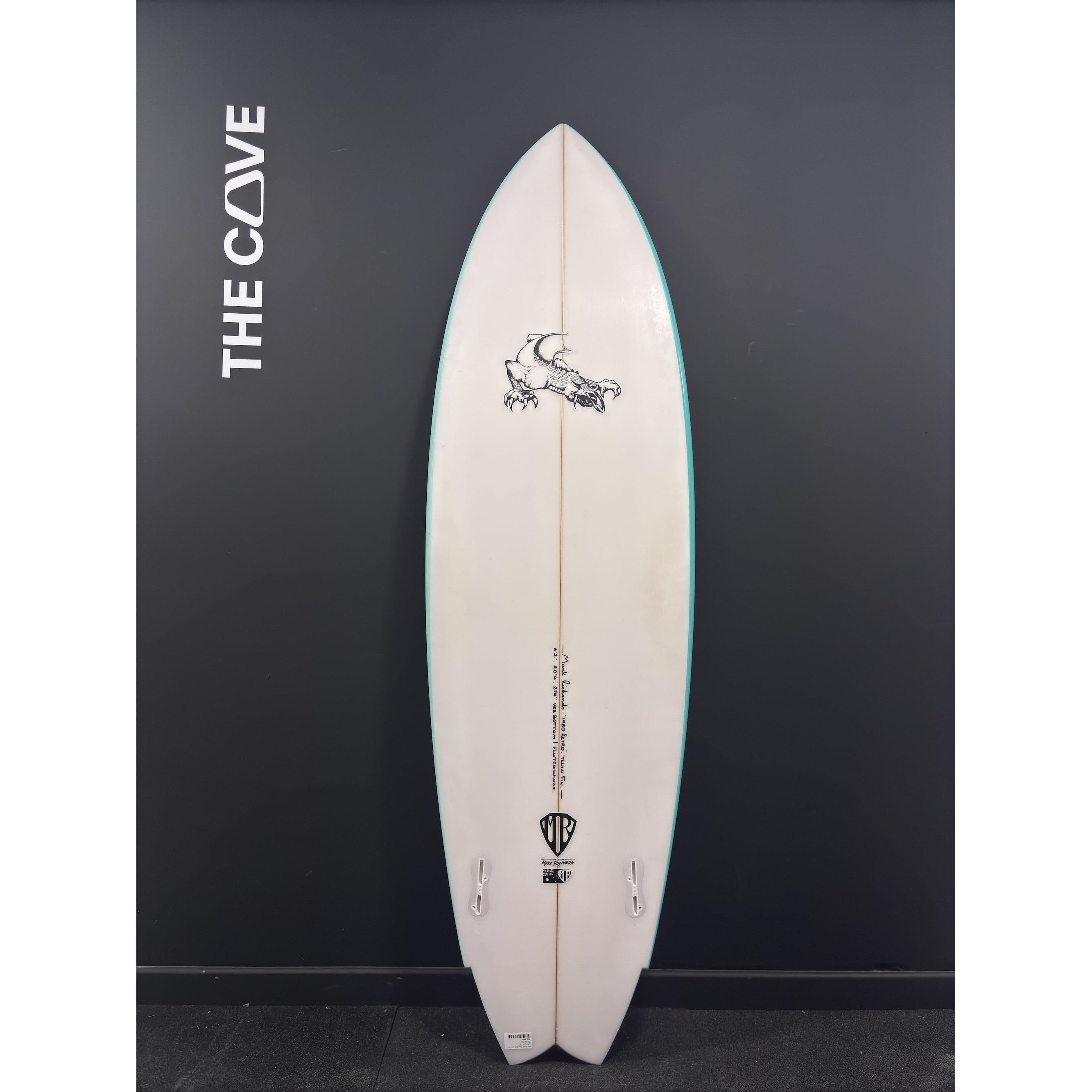 Retro Twin 6'2" x 20 1/4" X  2 3/4", Swallow, 2x  FCS 2 Fin Boxes, PU [Semi New] - ID:935324