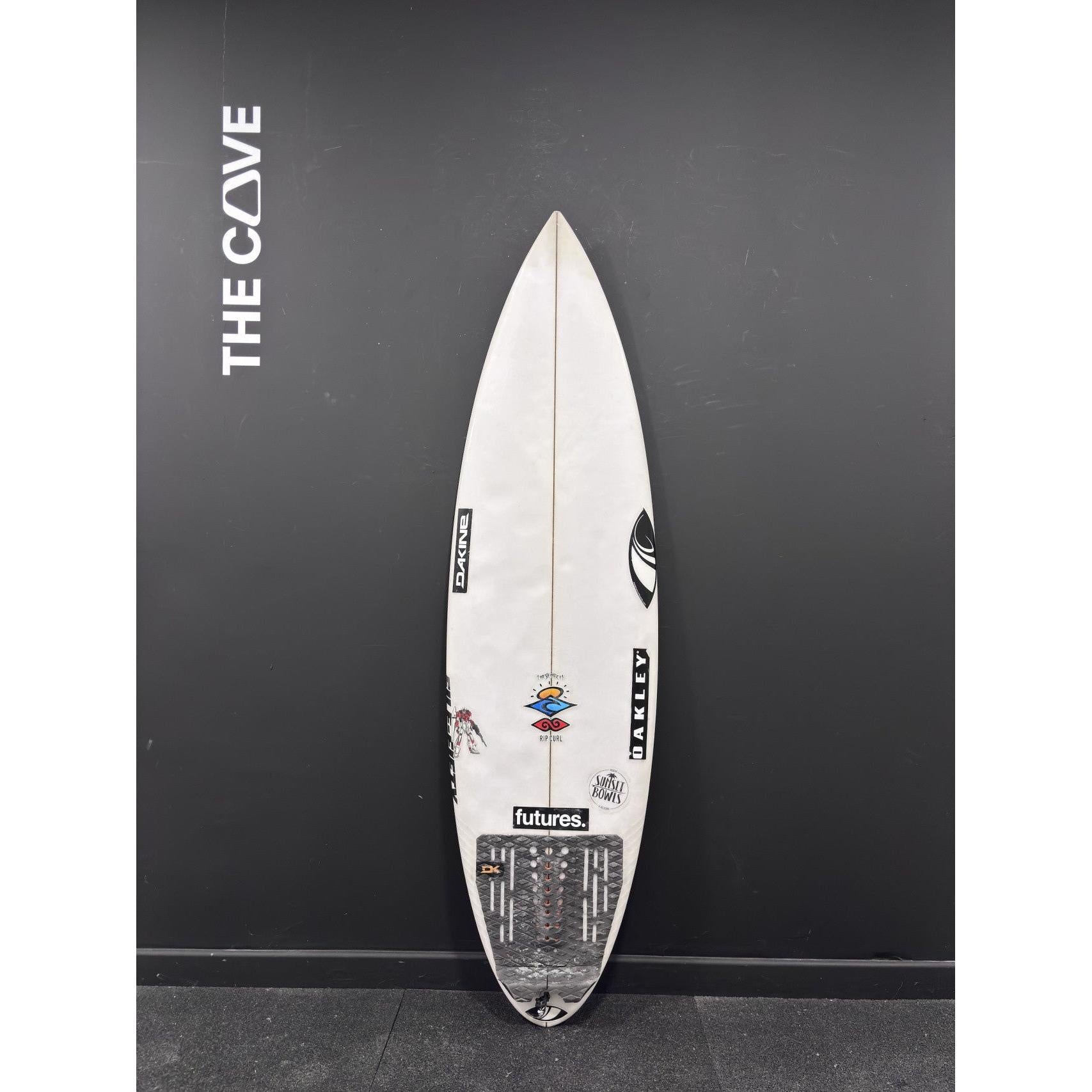 FILE FIFTY 5'5" x 17 5/8" X  2 3/16", 3x   Fin Boxes, PU [Good] - ID:1078190