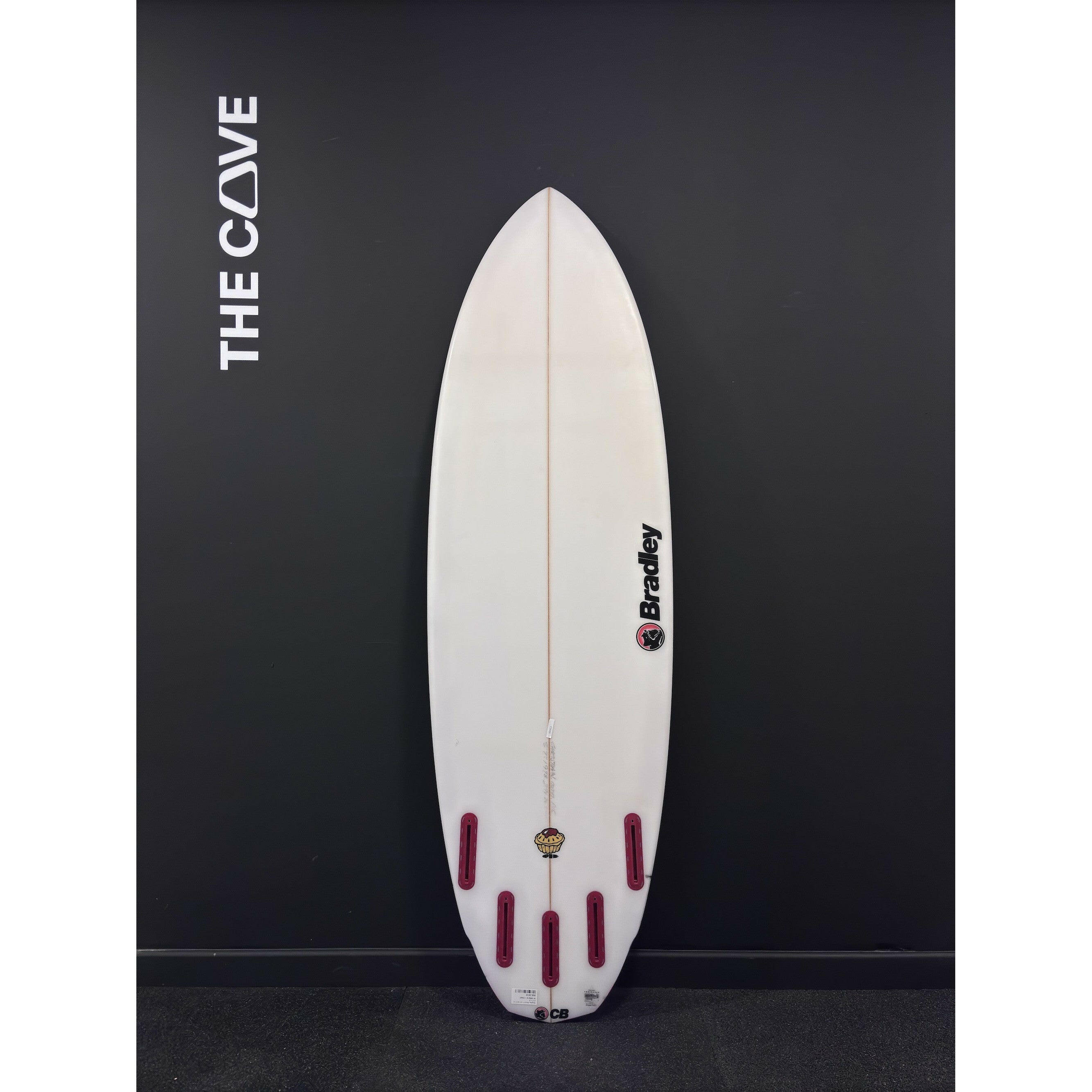 Pie 5'7" x 19 1/8" X  2 1/4" - 26.50L, 5x  Futures Fin Boxes, PU [New] - ID:896816 | Bradley | sb896816