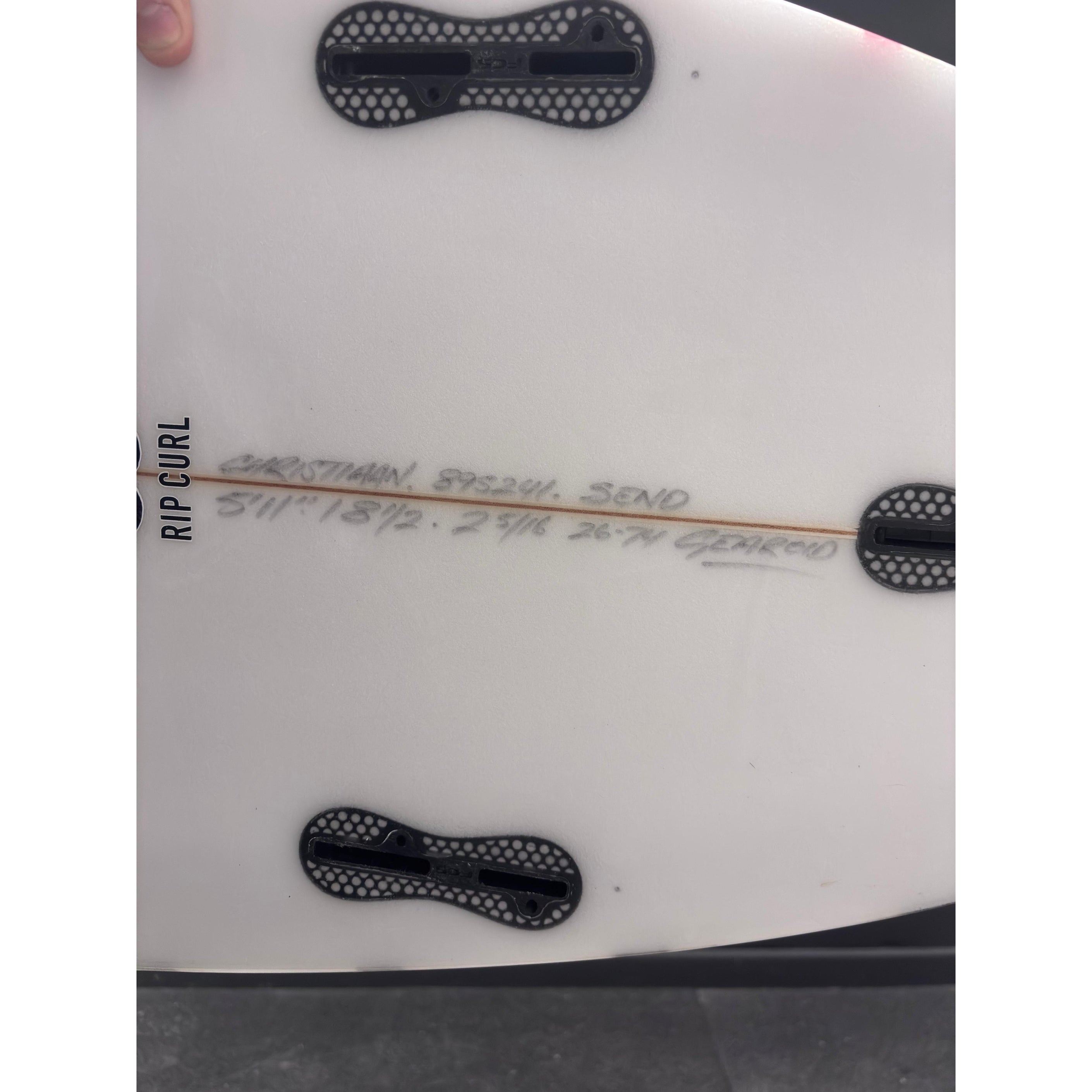 Send 5'11" x 18 1/2" X  2 5/16" - 26.74L, Round Pin, 3x  FCS 2 Fin Boxes, PU [Average] - ID:895241