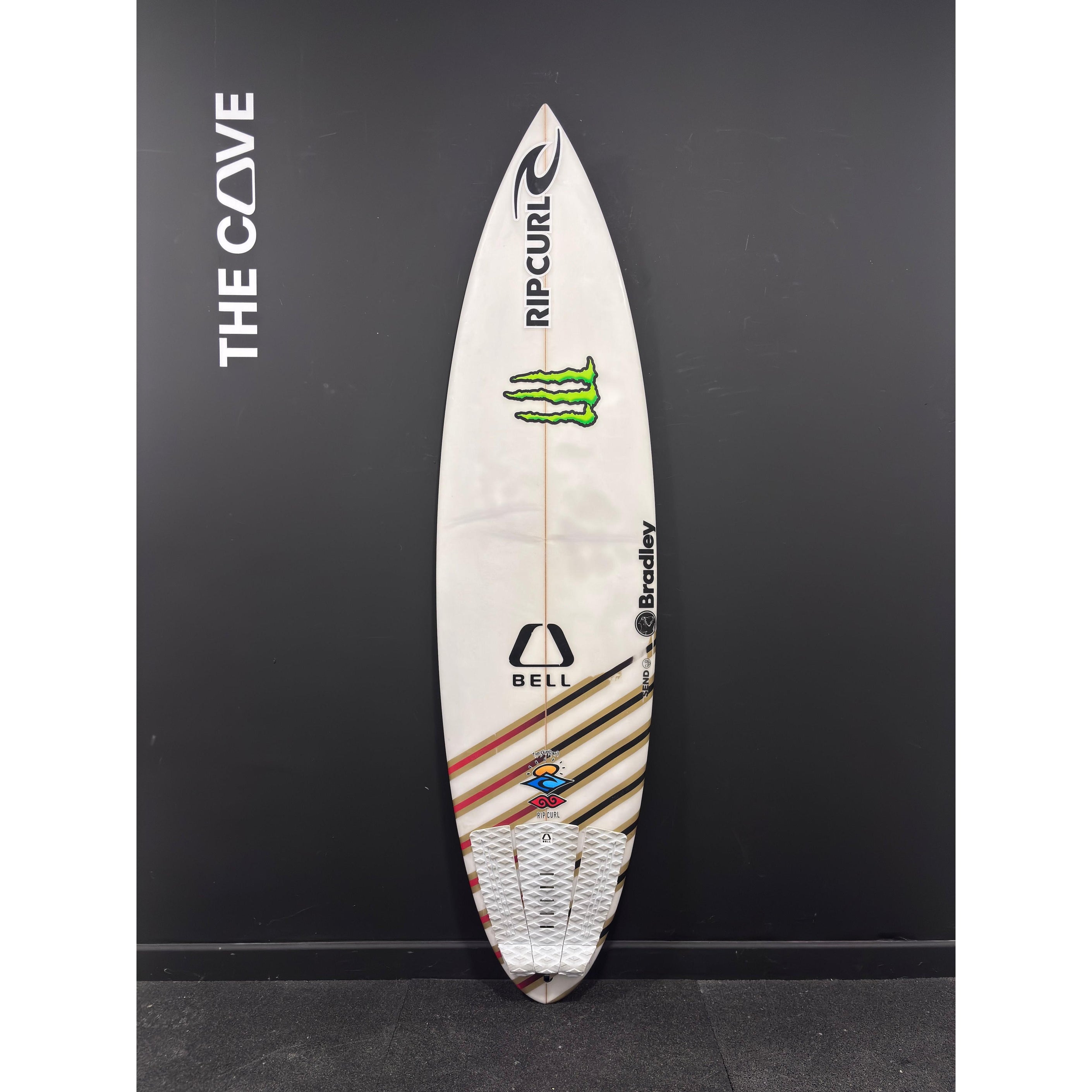 Send 5'11" x 18 1/2" X  2 5/16" - 26.74L, Round Pin, 3x  FCS 2 Fin Boxes, PU [Average] - ID:895241