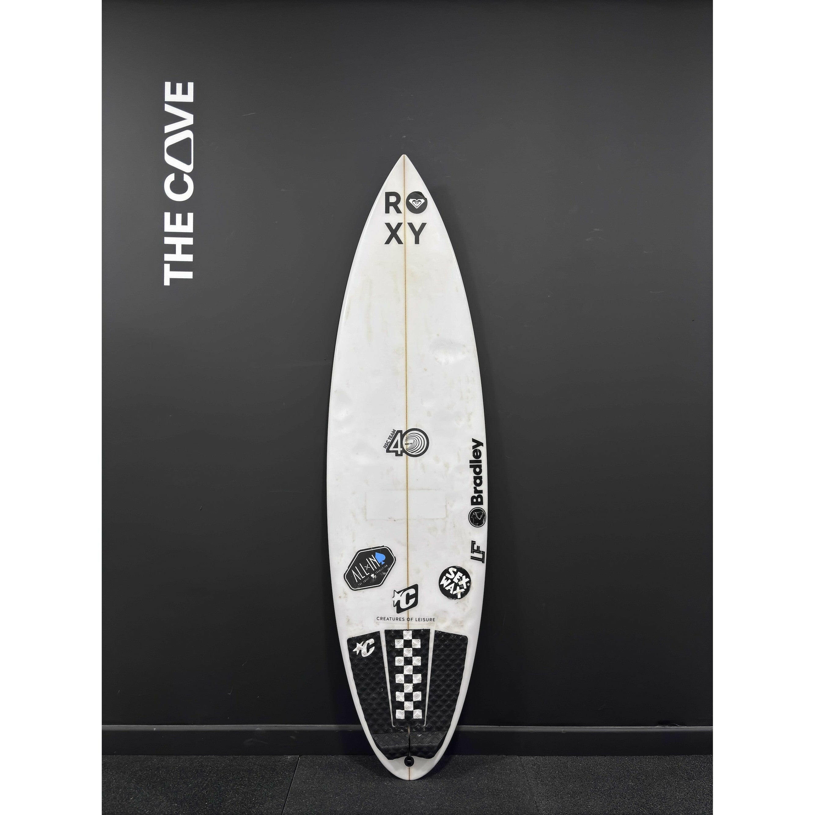 LF 5'5" x 17 3/4" X  2 1/8" - 21.90L, 3x  Futures Fin Boxes, PU [Good] - ID:900434 | Shortboard | Bradley | sb900434