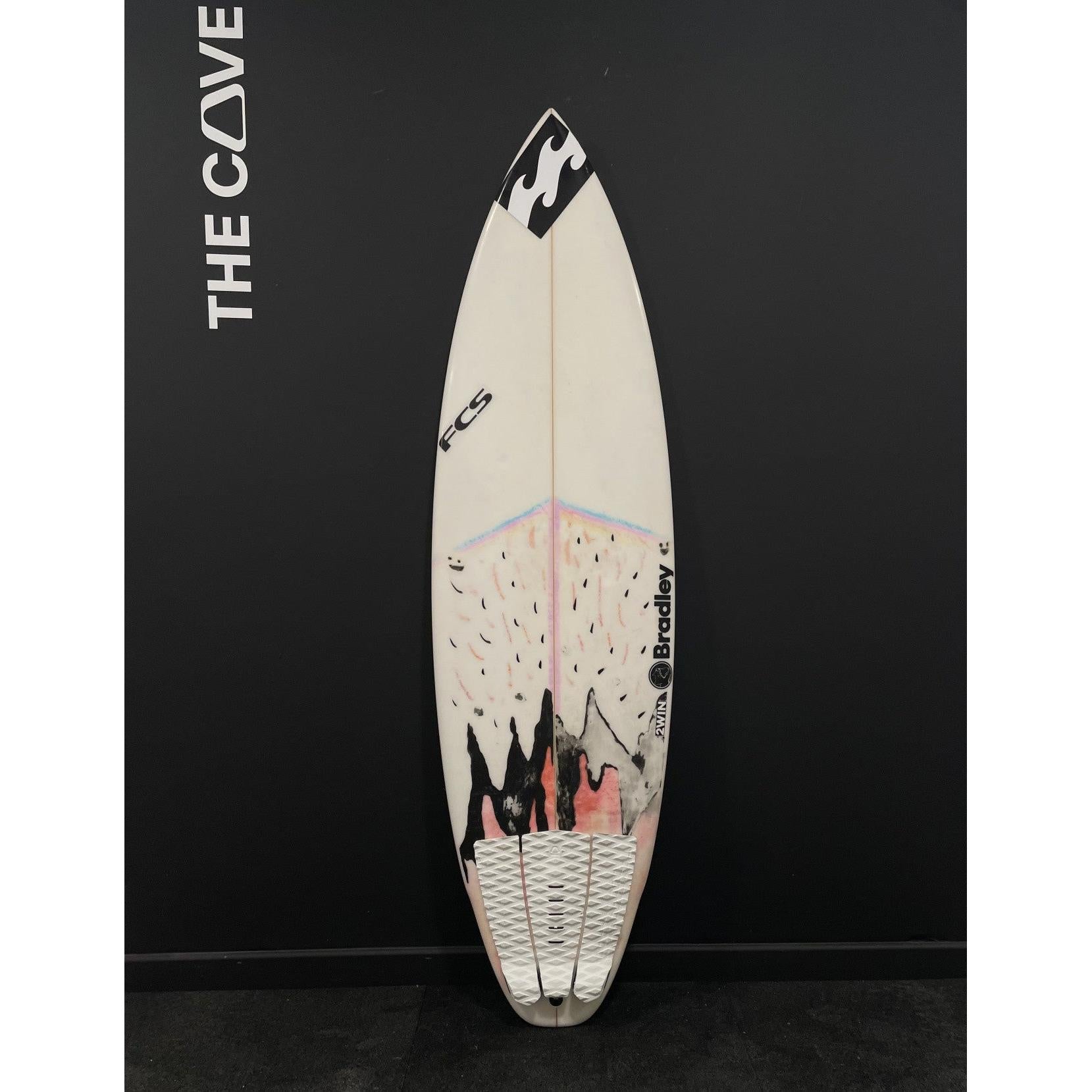 2WIN 5'7" x 18 3/4" X  2 3/8" - 25.80L, 2x  FCS 2 Fin Boxes, PU [New] - ID:895276