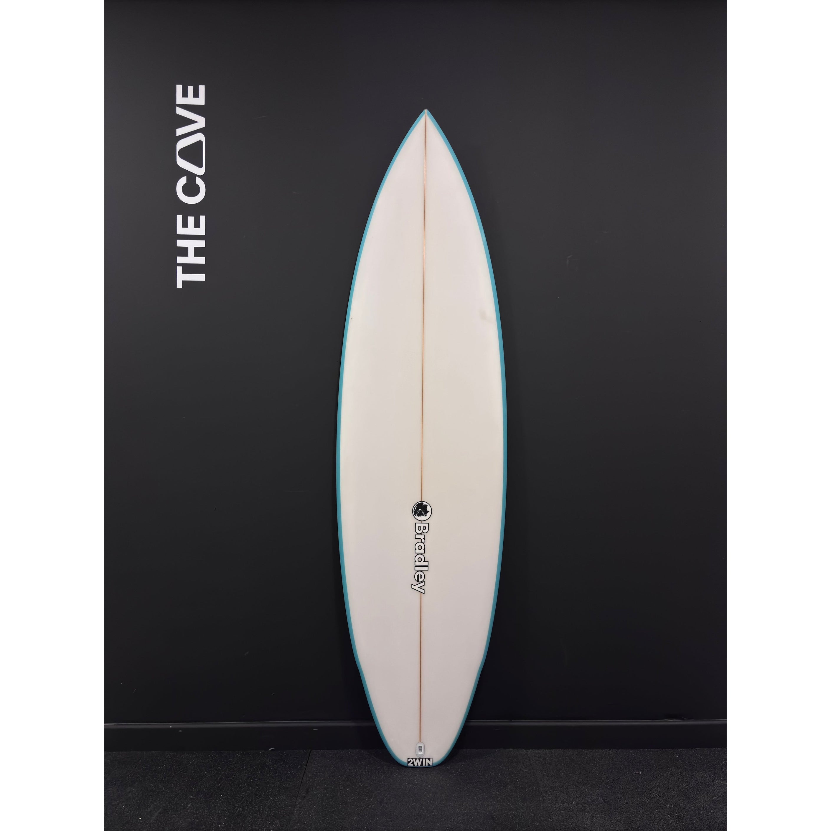 2WIN 5'10" x 19 1/8" X  2 7/16" - 28.80L, 2x  Futures Fin Boxes, PU [New] - ID:942081